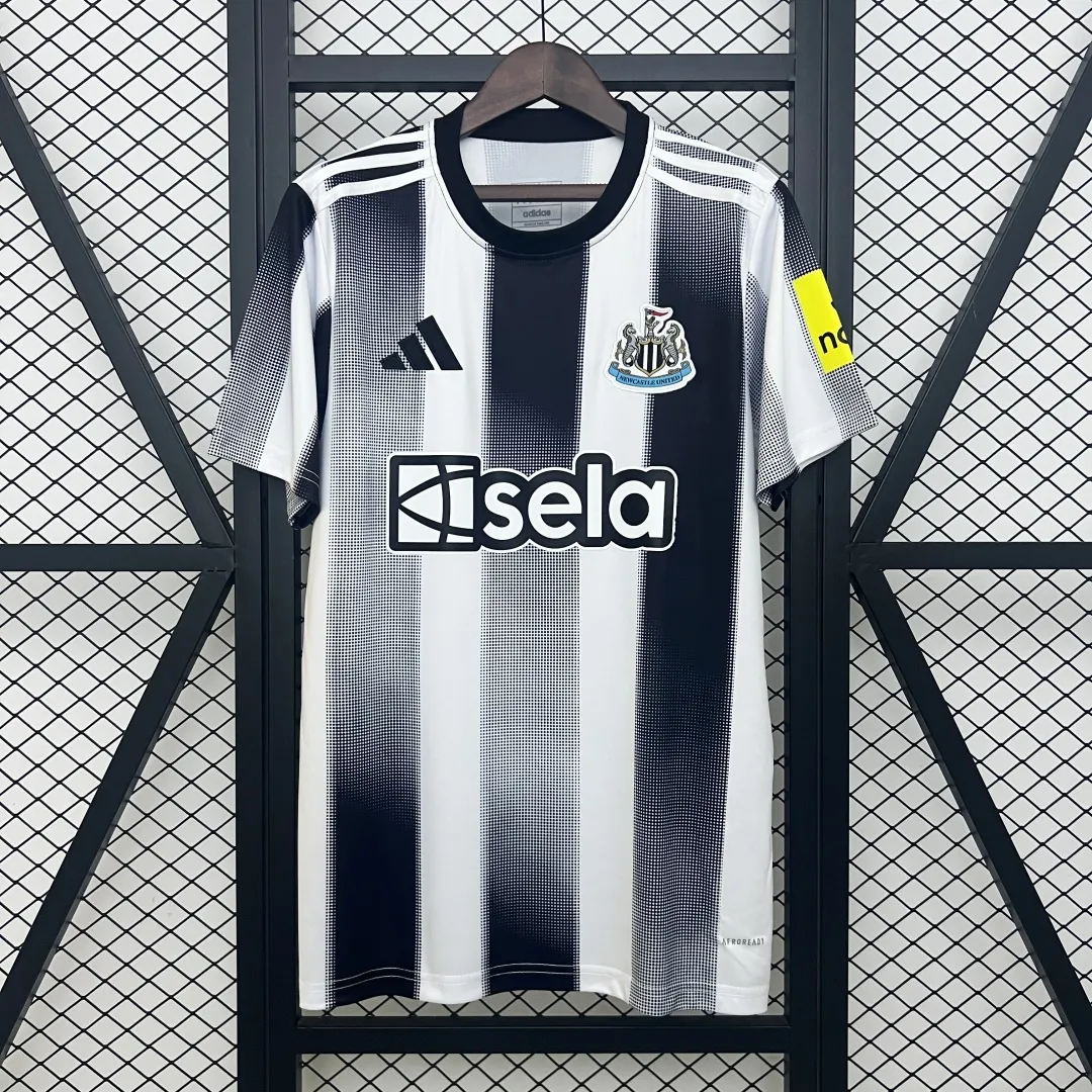 Newcastle United Home Jersey 2025/26 - Image 5