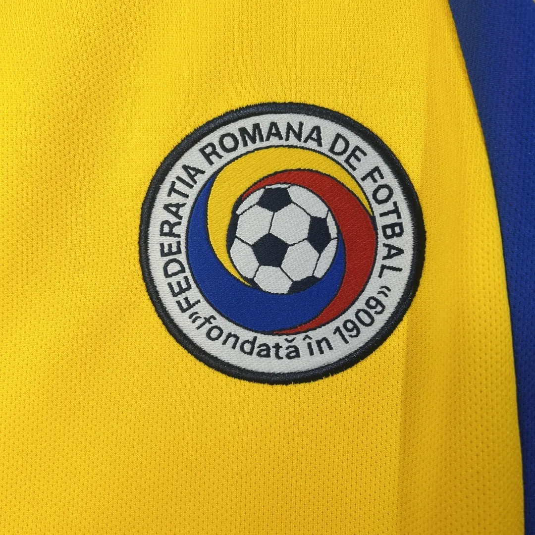Retro Romania Home Jersey 2000/02 - Image 4