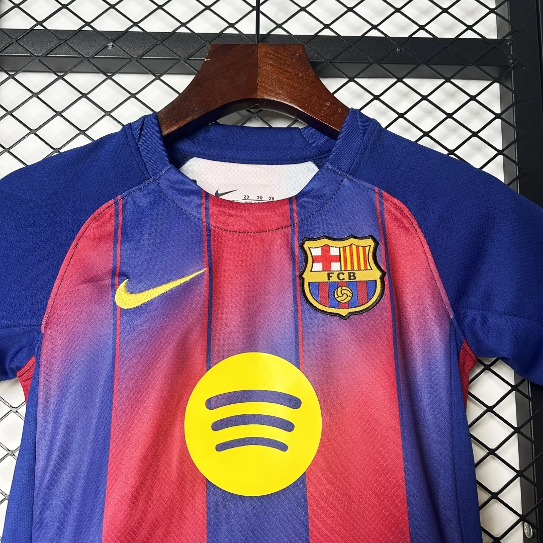 Kid's Barcelona Home Kit 2025/26 - Image 8