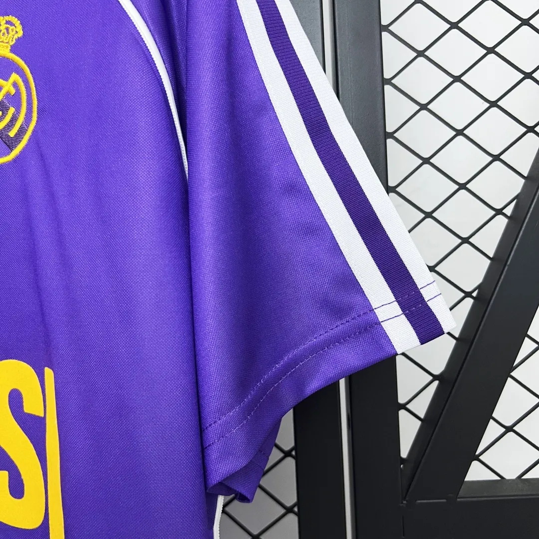 Retro Real Madrid Away Jersey 84/85 - Image 4