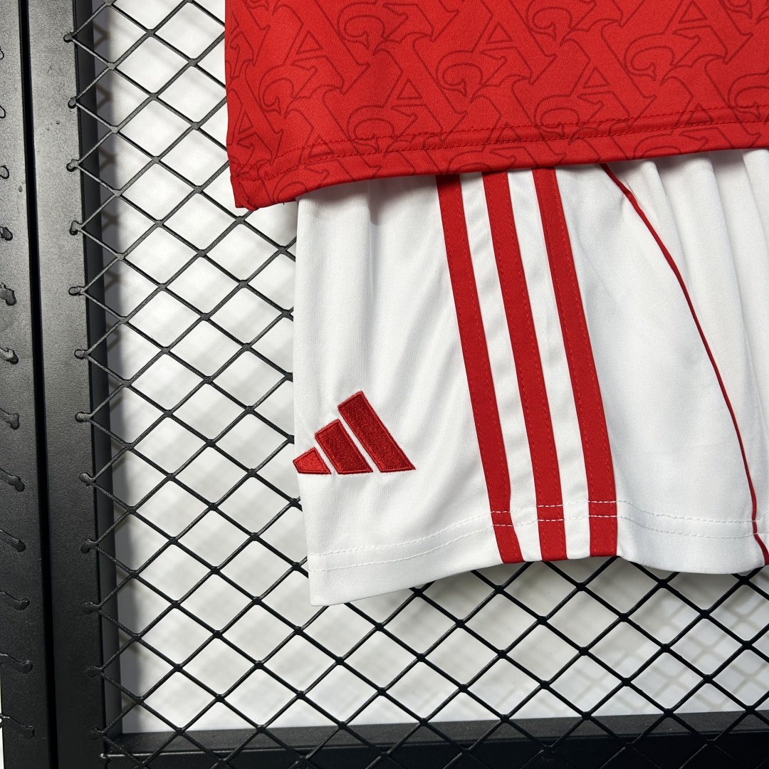 Kid's Arsenal Home Kit 2025/26 - Image 7