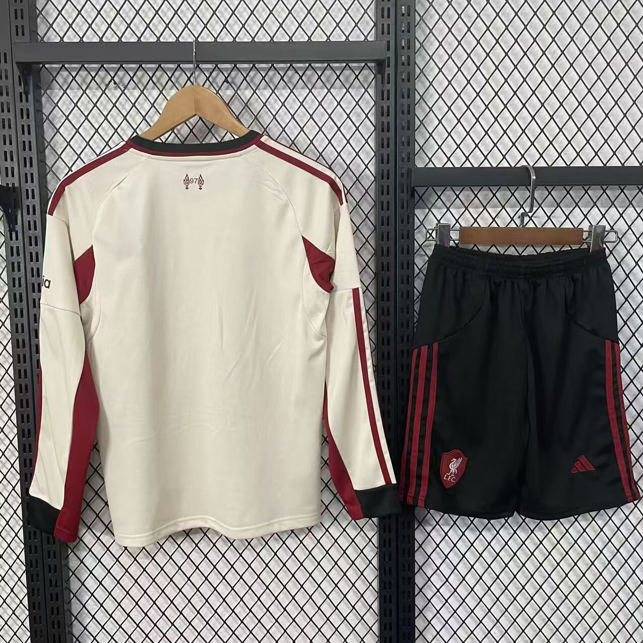 Alternative view of 2526 Liverpool guest long sleeved shirt