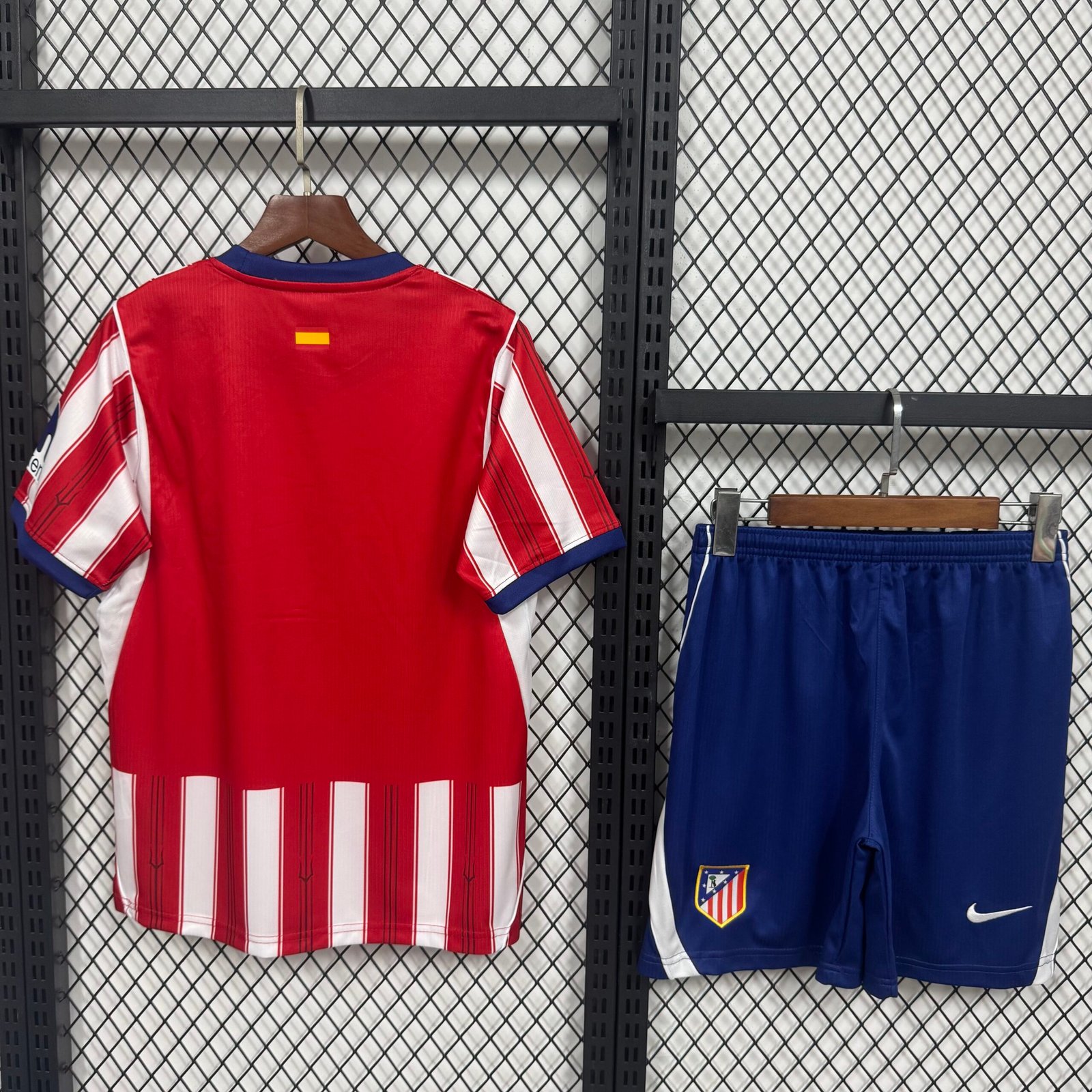 Alternative view of 2627 Atletico Madrid owner